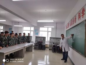 自控与传承 新生校史校情教育之实训工厂与实验室探访