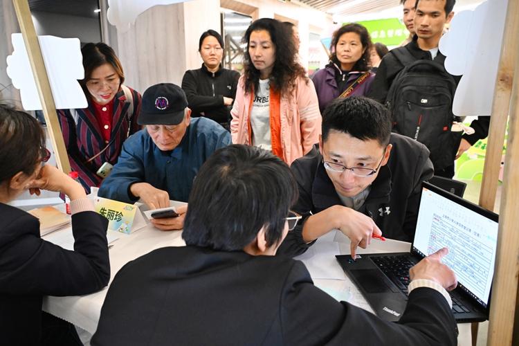 教育咨询“贴地生根”，暖心服务惠及万家——长桥街道基础教育咨询活动纪实